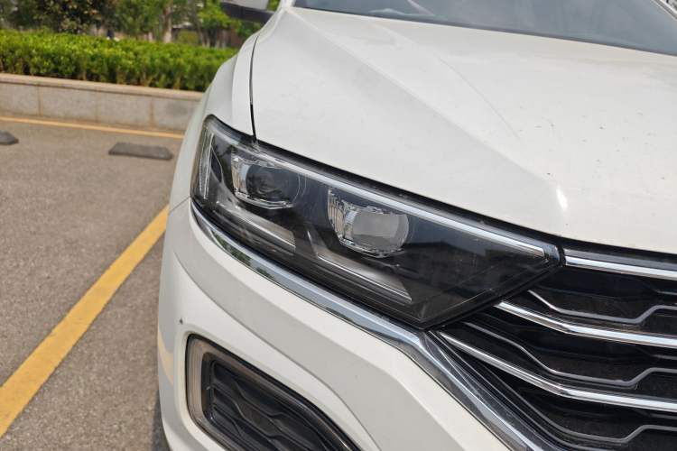 Used Volkswagen T-ROC 2019 280TSI DSG Two-Wheel-Drive Luxury Version China V Emission Standard Exterior 6