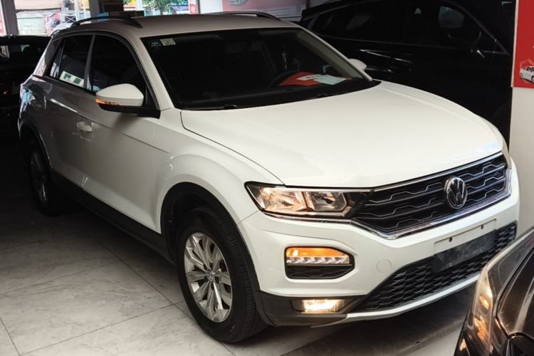 Used Volkswagen T-ROC 2019 230TSI DSG Two-Wheel Drive Fashion Edition China VI Standard Front Right 45 Deg