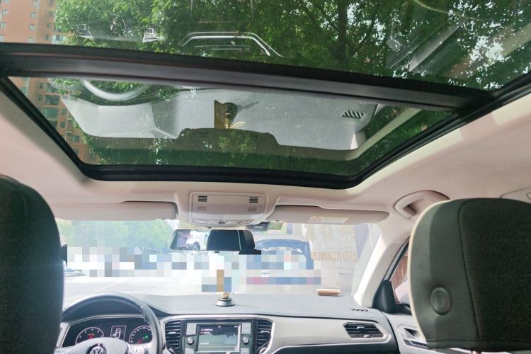 Used Volkswagen T-ROC 2019 230TSI DSG Two-Wheel-Drive Advanced Version China VI Standard Headliner