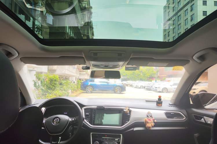 Used Volkswagen T-ROC 2019 230TSI DSG Two-Wheel Drive Advanced Version China V Standard Headliner
