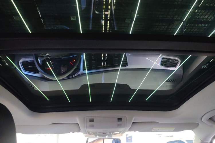 Used Volkswagen T-ROC 2019 230TSI DSG Two-Wheel-Drive Advanced Version China VI Standard Headliner