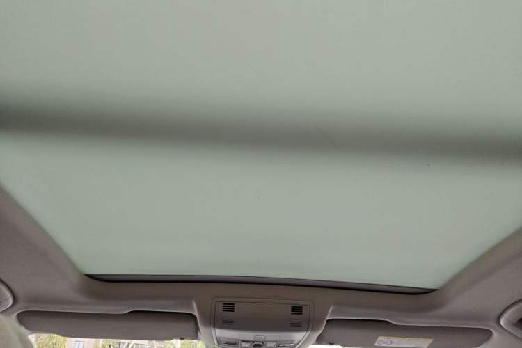 Used Volkswagen T-ROC 2019 280TSI DSG Two-Wheel Drive Comfort Version China VI Standard Headliner