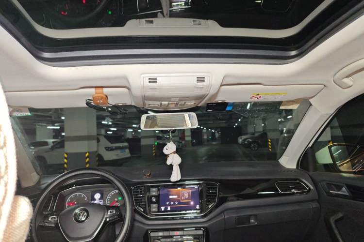 Used Volkswagen T-ROC 2019 280TSI DSG Two-Wheel Drive Comfort Version China VI Standard Headliner