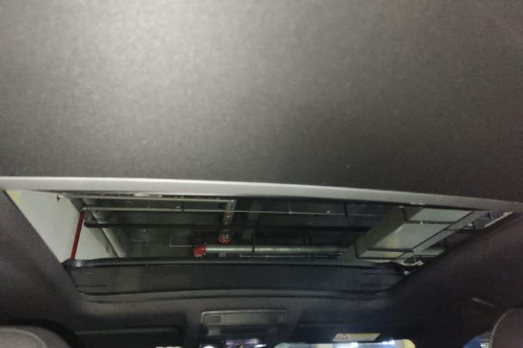 Used Volkswagen T-ROC 2019 280TSI DSG Two-Wheel Drive Advanced Version China VI Standard Headliner