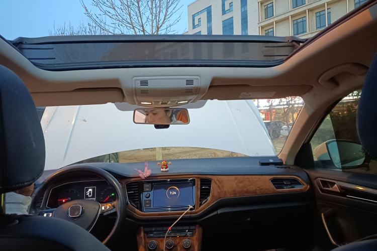 Used Volkswagen T-ROC 2019 280TSI DSG Two-Wheel Drive Comfort Version China VI Standard Headliner