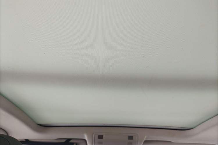 Used Volkswagen T-ROC 2019 230TSI DSG Two-Wheel-Drive Advanced Version China VI Standard Headliner