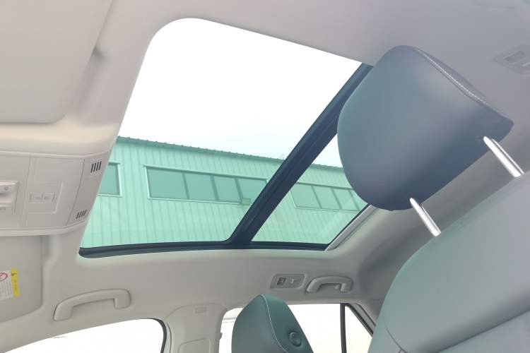 Used Volkswagen T-ROC 2019 280TSI DSG Two-Wheel Drive Comfort Version China VI Standard Headliner
