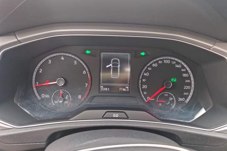 Used Volkswagen T-ROC 2019 280TSI DSG Two-Wheel Drive Advanced Version China VI Standard Instrument Cluster