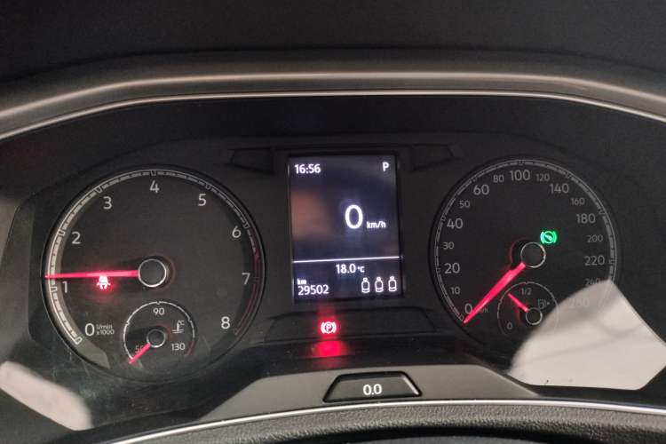 Used Volkswagen T-ROC 2019 230TSI DSG Two-Wheel-Drive Advanced Version China VI Standard Instrument Cluster