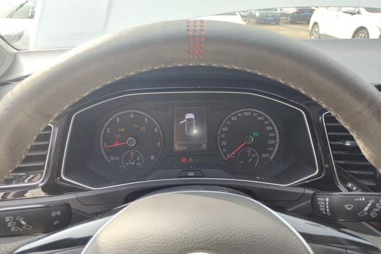 Used Volkswagen T-ROC 2019 280TSI DSG Two-Wheel Drive R-Line Pro Instrument Cluster