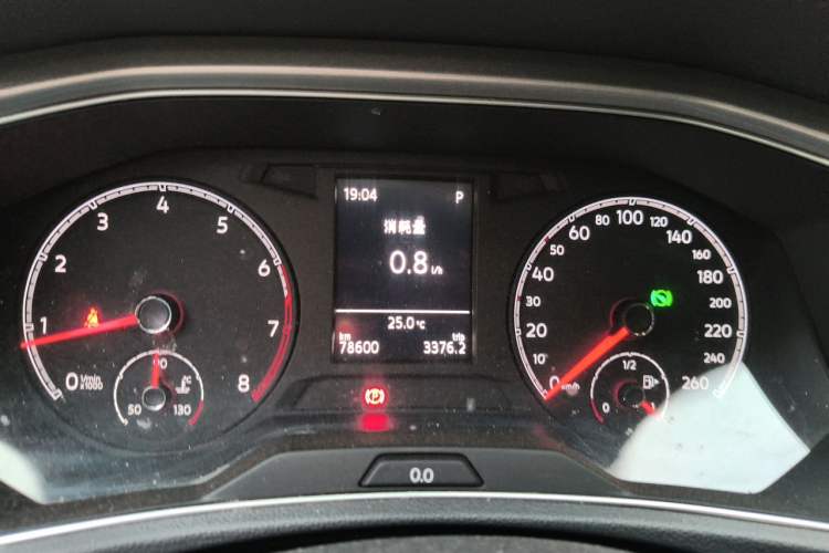 Used Volkswagen T-ROC 2019 230TSI DSG Two-Wheel-Drive Advanced Version China VI Standard Instrument Cluster