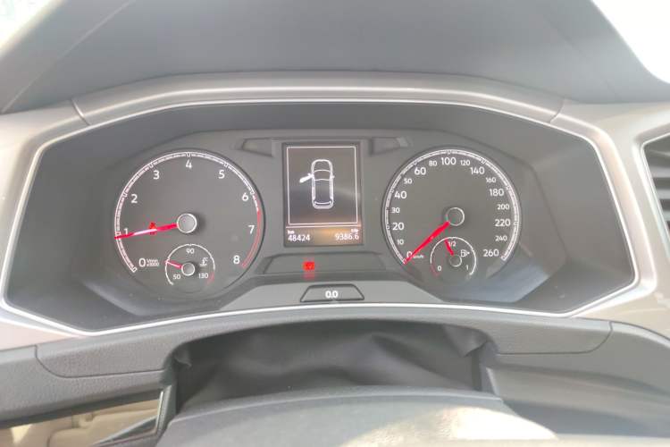 Used Volkswagen T-ROC 2019 230TSI DSG Two-Wheel-Drive Advanced Version China VI Standard Instrument Cluster