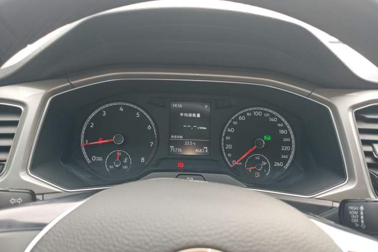 Used Volkswagen T-ROC 2019 230TSI DSG Two-Wheel-Drive Advanced Version China VI Standard Instrument Cluster