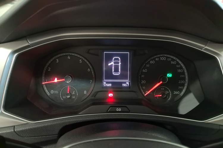 Used Volkswagen T-ROC 2019 280TSI DSG Two-Wheel Drive Advanced Version China VI Standard Instrument Cluster