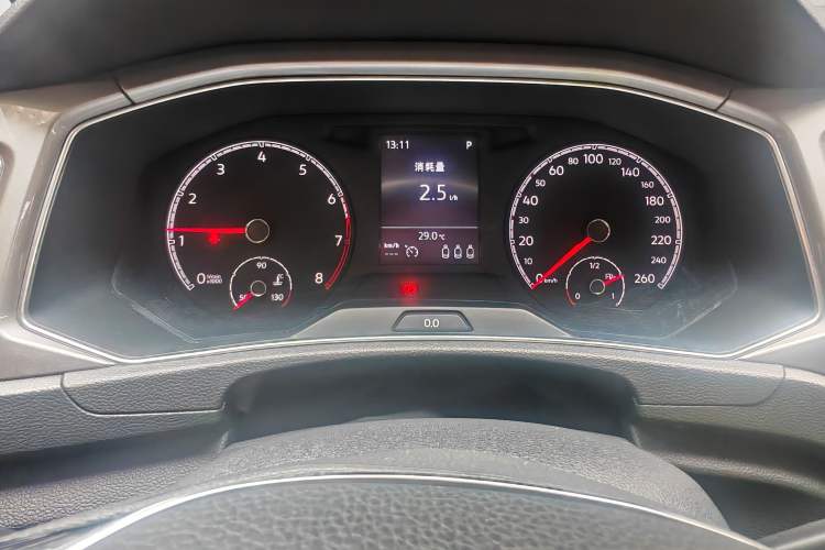 Used Volkswagen T-ROC 2019 230TSI DSG Two-Wheel-Drive Advanced Version China VI Standard Instrument Cluster