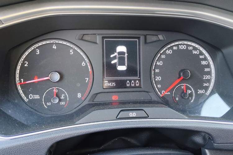 Used Volkswagen T-ROC 2019 230TSI DSG Two-Wheel-Drive Advanced Version China VI Standard Instrument Cluster