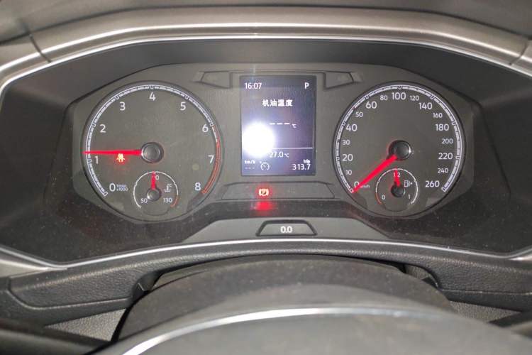 Used Volkswagen T-ROC 2019 280TSI DSG Two-Wheel Drive Advanced Version China VI Standard Instrument Cluster