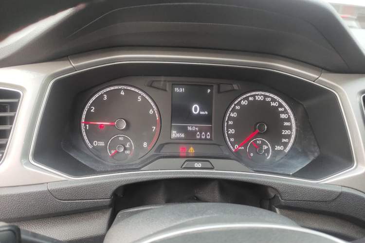 Used Volkswagen T-ROC 2019 230TSI DSG Two-Wheel Drive Advanced Version China V Standard Instrument Cluster