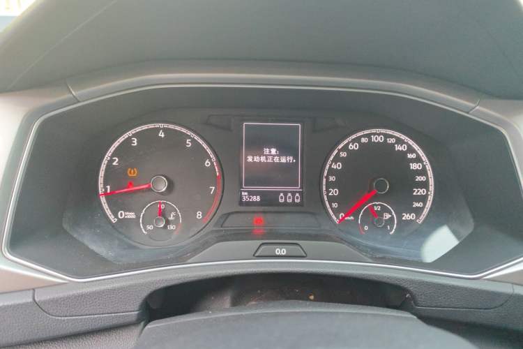 Used Volkswagen T-ROC 2019 230TSI DSG Two-Wheel-Drive Advanced Version China VI Standard Instrument Cluster