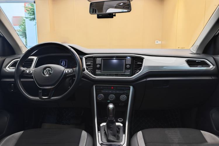 Used Volkswagen T-ROC 2019 230TSI DSG Two-Wheel-Drive Advanced Version China VI Standard Interior 2