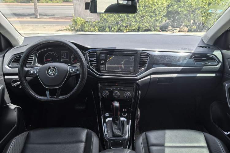 Used Volkswagen T-ROC 2019 280TSI DSG Two-Wheel Drive Comfort Version China VI Standard Interior 3