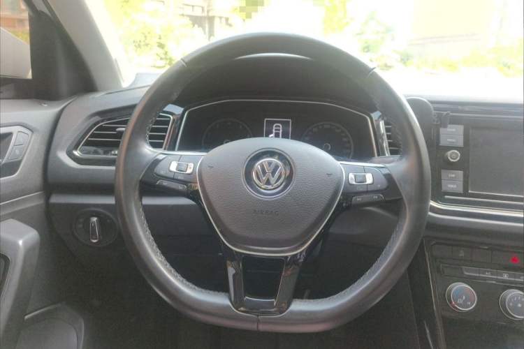 Used Volkswagen T-ROC 2019 280TSI DSG Two-Wheel Drive Comfort Version China VI Standard Interior 4