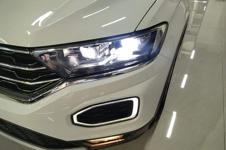 Used Volkswagen T-ROC 2019 230TSI DSG Two-Wheel-Drive Advanced Version China VI Standard Left Front Headlight