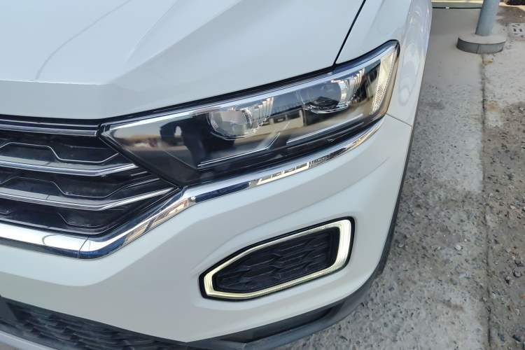 Used Volkswagen T-ROC 2019 230TSI DSG Two-Wheel-Drive Advanced Version China VI Standard Left Front Headlight