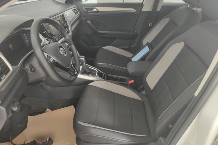 Used Volkswagen T-ROC 2019 230TSI DSG Two-Wheel-Drive Advanced Version China VI Standard Left Front Seat