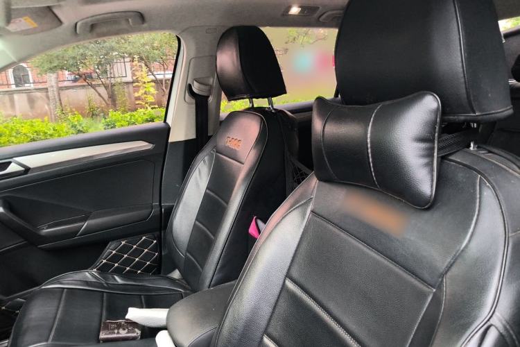 Used Volkswagen T-ROC 2019 230TSI DSG Two-Wheel-Drive Advanced Version China VI Standard Left Front Seat