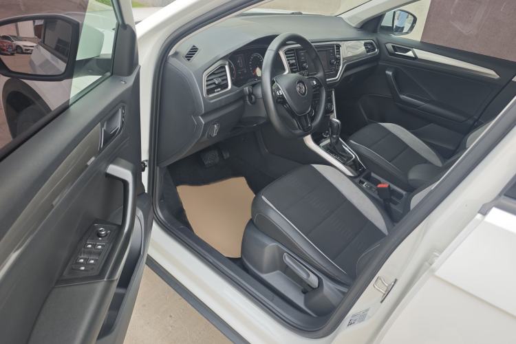 Used Volkswagen T-ROC 2019 280TSI DSG Two-Wheel Drive Advanced Version China VI Standard Left Front Seat