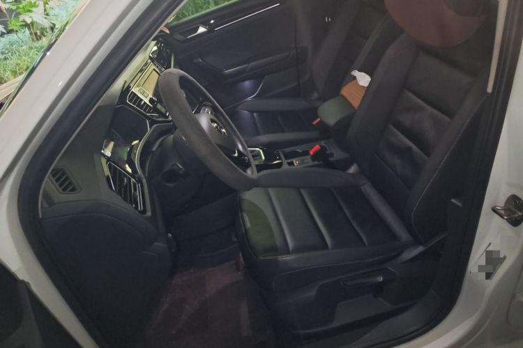 Used Volkswagen T-ROC 2019 280TSI DSG Two-Wheel Drive Comfort Version China VI Standard Left Front Seat