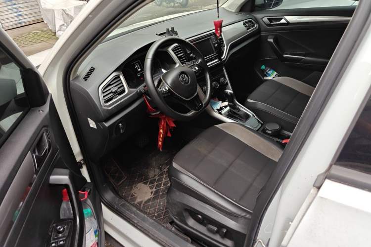 Used Volkswagen T-ROC 2019 230TSI DSG Two-Wheel-Drive Advanced Version China VI Standard Left Front Seat