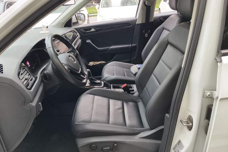 Used Volkswagen T-ROC 2019 280TSI DSG Two-Wheel Drive Comfort Version China VI Standard Left Front Seat