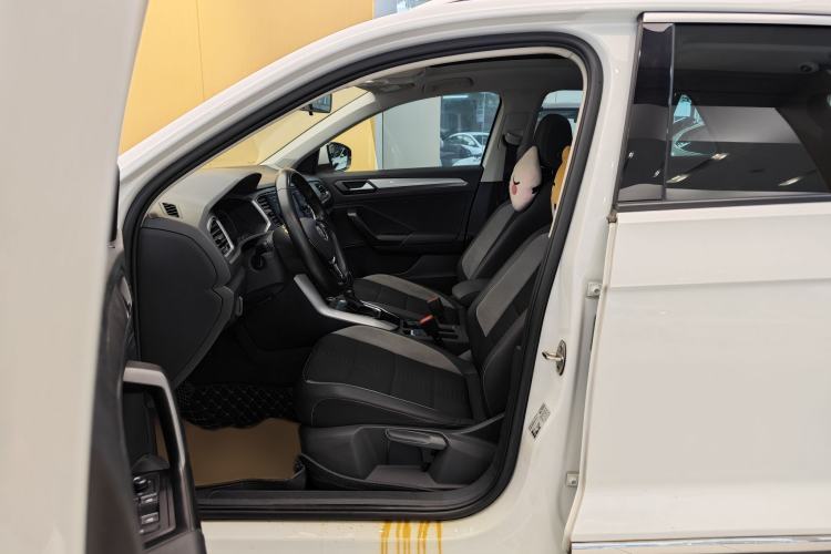 Used Volkswagen T-ROC 2019 230TSI DSG Two-Wheel-Drive Advanced Version China VI Standard Left Front Seat