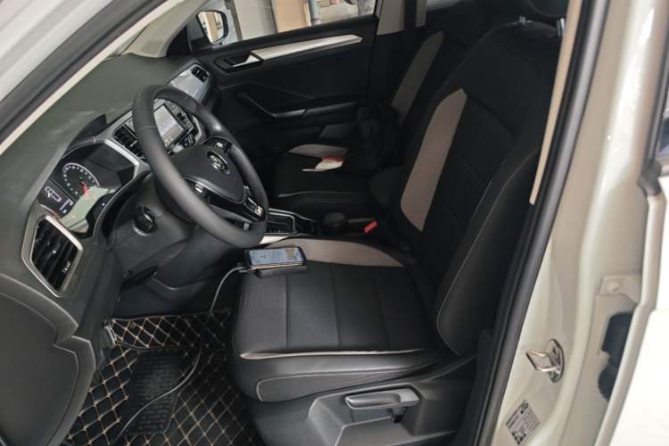 Used Volkswagen T-ROC 2019 280TSI DSG Two-Wheel Drive Advanced Version China VI Standard Left Front Seat