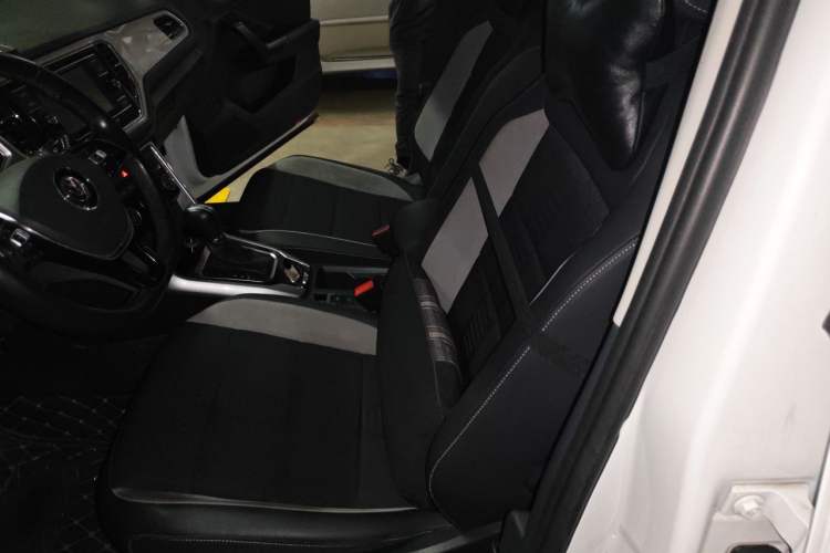 Used Volkswagen T-ROC 2019 280TSI DSG Two-Wheel Drive Advanced Version China VI Standard Left Front Seat