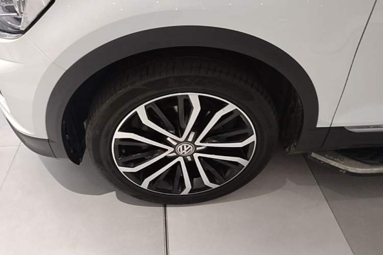 Used Volkswagen T-ROC 2019 280TSI DSG Two-Wheel Drive Comfort Version China VI Standard Left Front Wheel Hub