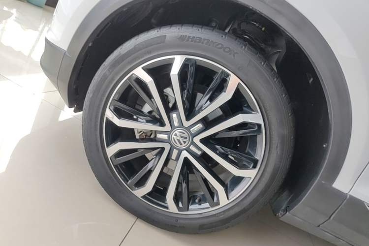 Used Volkswagen T-ROC 2019 280TSI DSG Two-Wheel Drive Comfort Version China VI Standard Left Front Wheel Hub