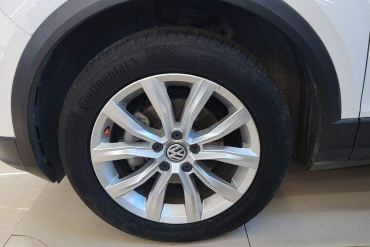 Used Volkswagen T-ROC 2019 230TSI DSG Two-Wheel-Drive Advanced Version China VI Standard Left Front Wheel Hub