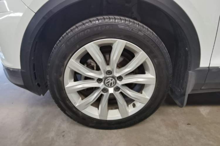 Used Volkswagen T-ROC 2019 230TSI DSG Two-Wheel-Drive Advanced Version China VI Standard Left Front Wheel Hub