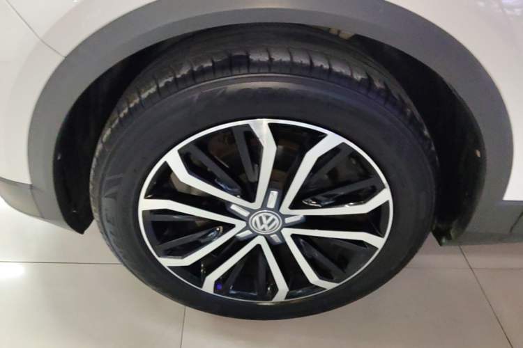Used Volkswagen T-ROC 2019 280TSI DSG Two-Wheel Drive Comfort Version China VI Standard Left Front Wheel Hub