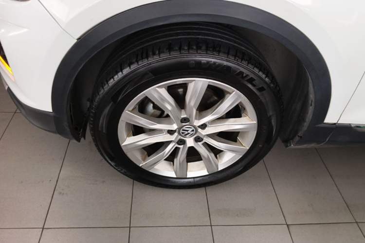 Used Volkswagen T-ROC 2019 230TSI DSG Two-Wheel-Drive Advanced Version China VI Standard Left Front Wheel Hub