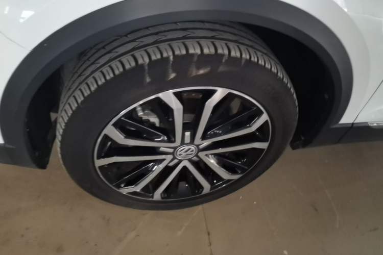 Used Volkswagen T-ROC 2019 280TSI DSG Two-Wheel Drive Comfort Version China VI Standard Left Front Wheel Hub