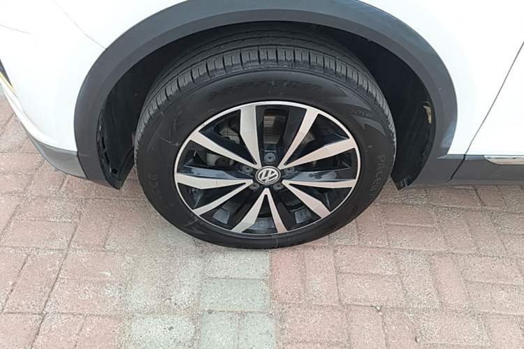 Used Volkswagen T-ROC 2019 280TSI DSG Four-Wheel Drive Comfort Version China V Emission Standard Left Front Wheel Hub