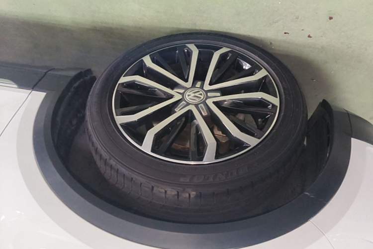 Used Volkswagen T-ROC 2019 280TSI DSG Two-Wheel-Drive Luxury Model China VI Standard Left Front Wheel Hub