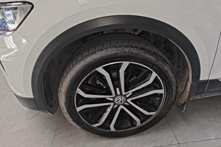 Used Volkswagen T-ROC 2019 280TSI DSG Two-Wheel Drive Comfort Version China VI Standard Left Front Wheel Hub