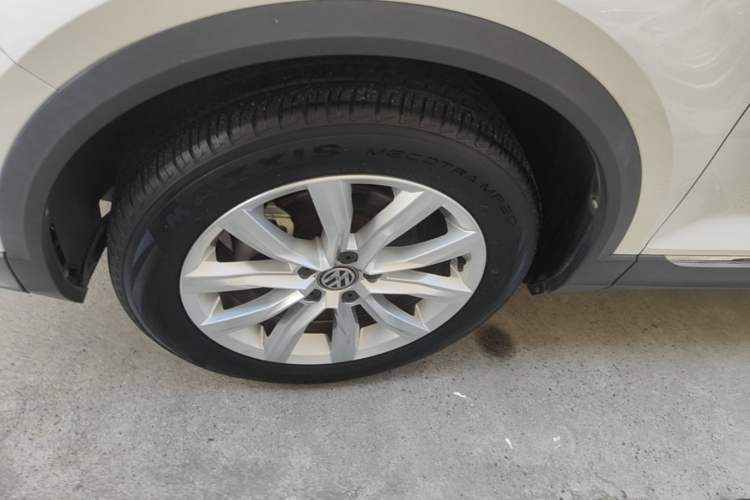 Used Volkswagen T-ROC 2019 230TSI DSG Two-Wheel-Drive Advanced Version China VI Standard Left Front Wheel Hub