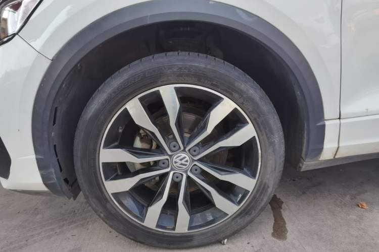 Used Volkswagen T-ROC 2019 280TSI DSG Two-Wheel Drive R-Line Pro Left Front Wheel Hub