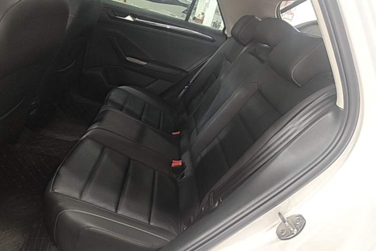 Used Volkswagen T-ROC 2019 280TSI DSG Two-Wheel Drive Comfort Version China VI Standard Left Rear Seat